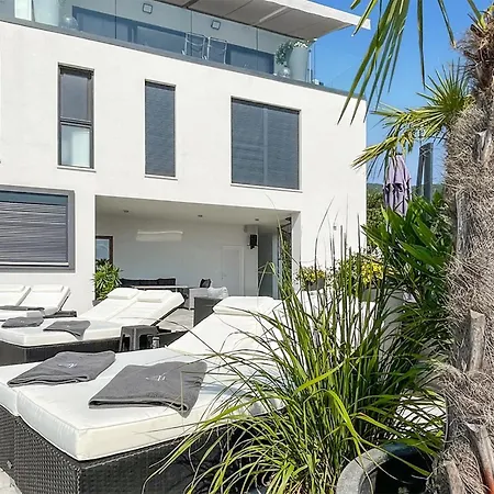 Cozy In With Wi-fi Holiday home *