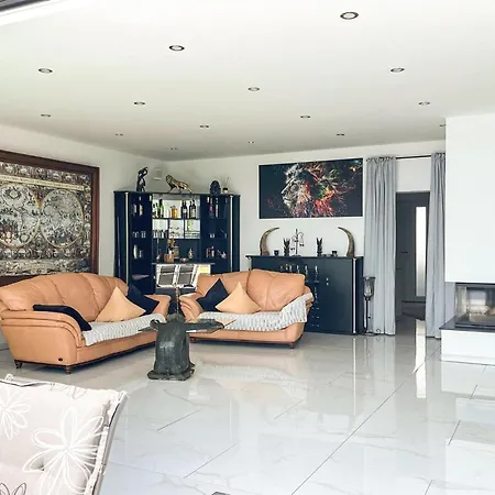 Holiday home Cozy In With Wi-fi *