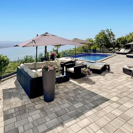 Cozy In With Wi-fi Holiday home *