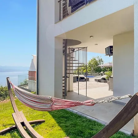 Cozy In With Wi-fi Holiday home